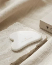 אבן גוואשה – כלי טבעי לעיסוי והרגעת עור הפנים